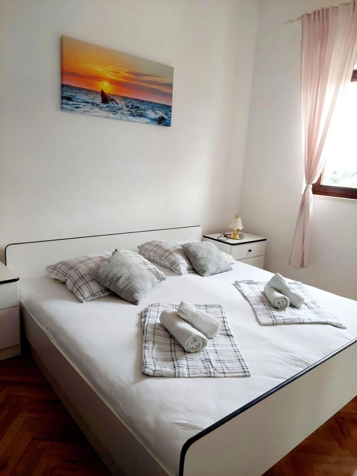 פוסטיר Apartments Pavao מראה חיצוני תמונה