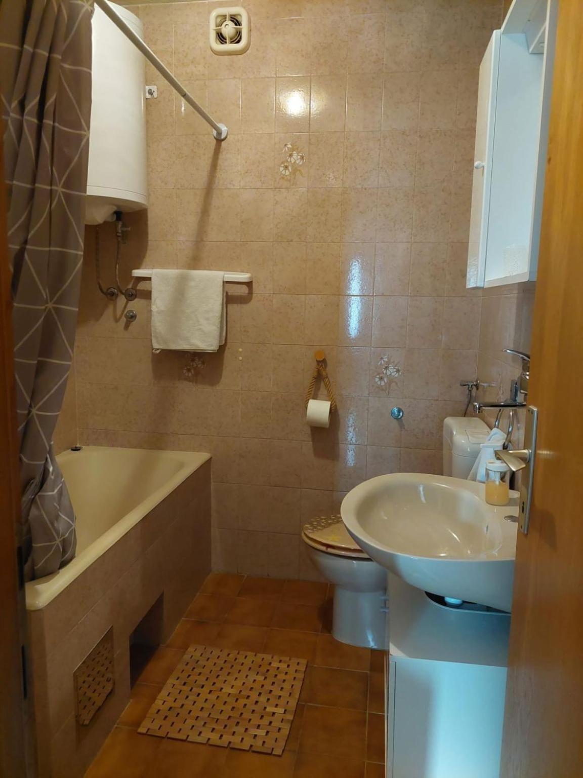 פוסטיר Apartments Pavao מראה חיצוני תמונה