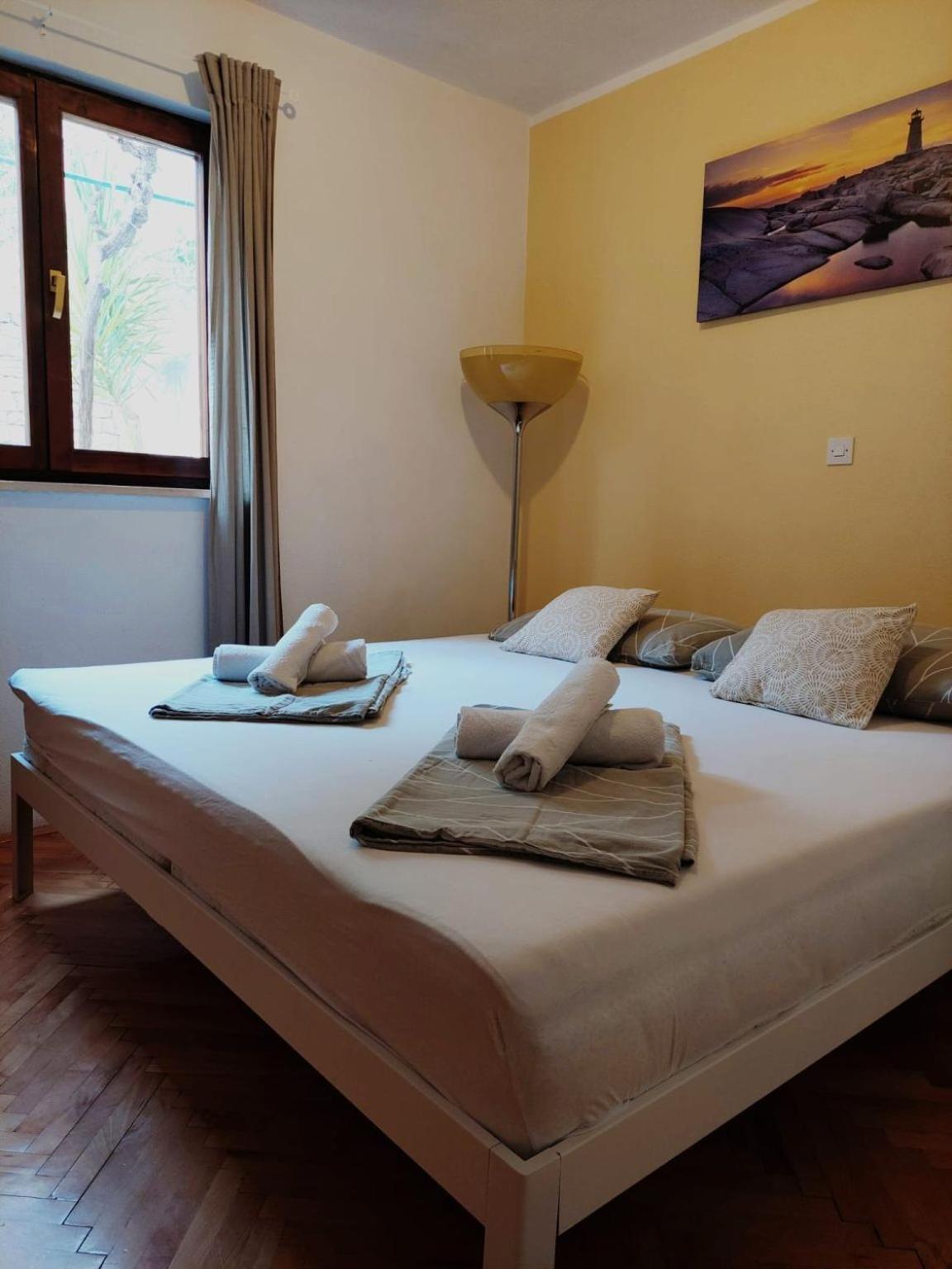 פוסטיר Apartments Pavao מראה חיצוני תמונה