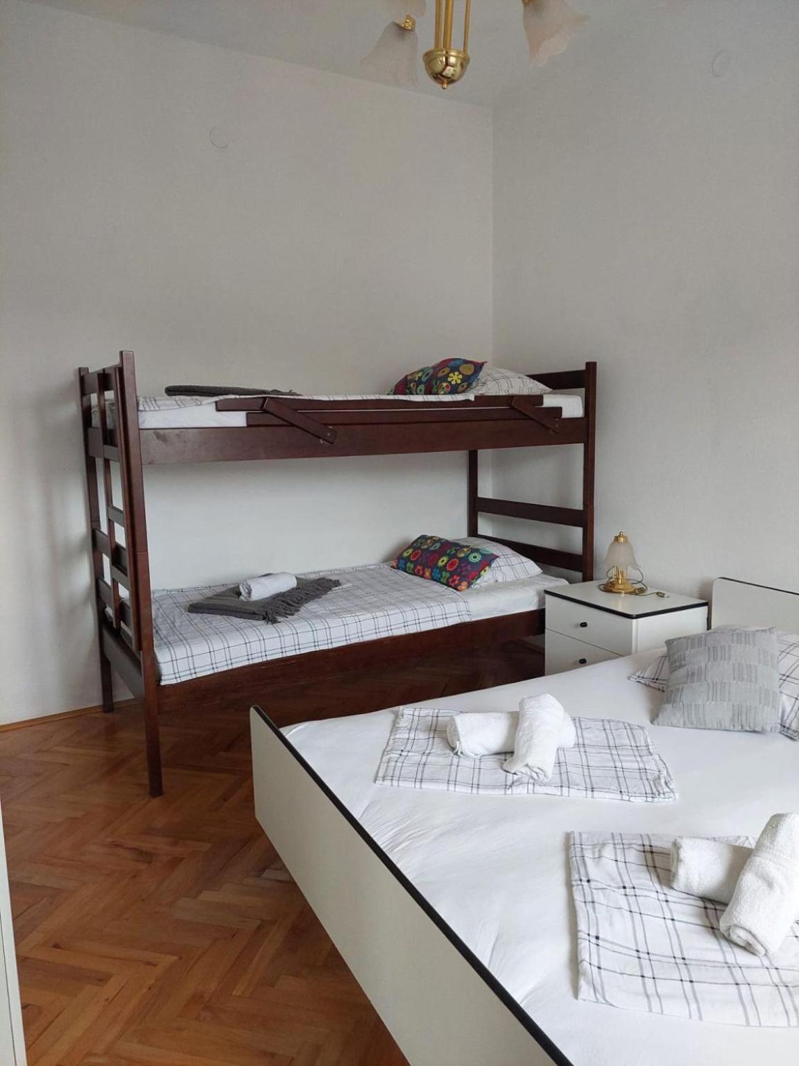 פוסטיר Apartments Pavao מראה חיצוני תמונה