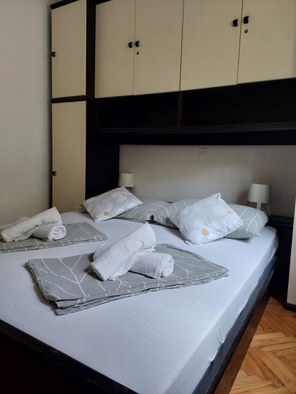 פוסטיר Apartments Pavao מראה חיצוני תמונה